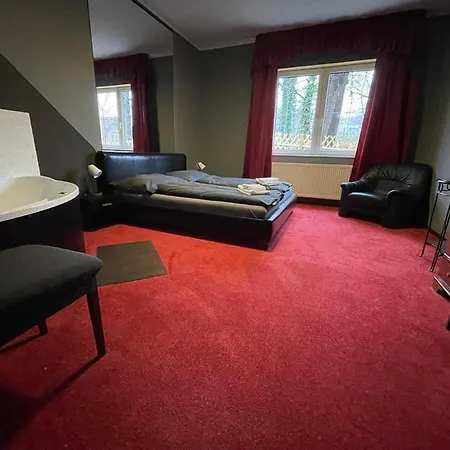 Tolgyfa Panzio Bed & Breakfast