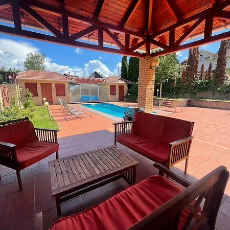 Toelgyfa Panzio 米什科尔茨