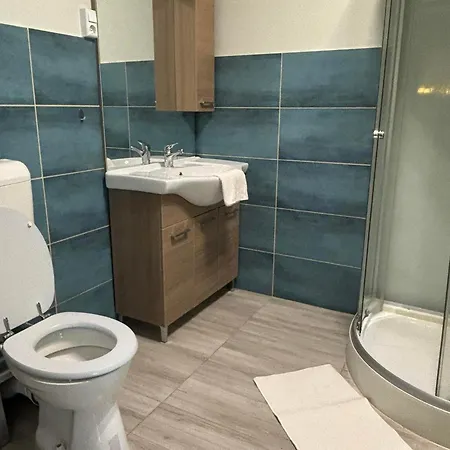 Bed & Breakfast Tolgyfa Panzio *