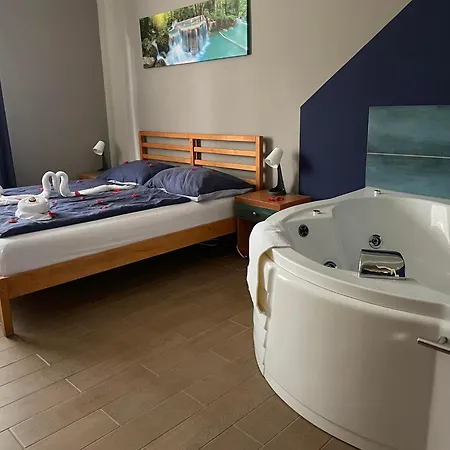 Toelgyfa Panzio 3* Miszkolc