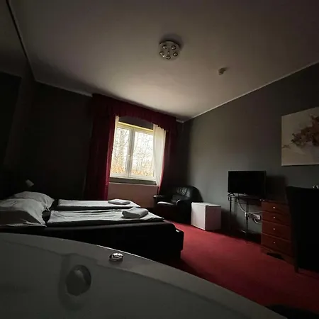 Toelgyfa Panzio 3* 米什科尔茨