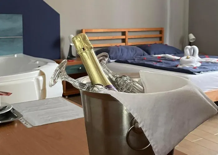 Toelgyfa Panzio 미슈콜츠